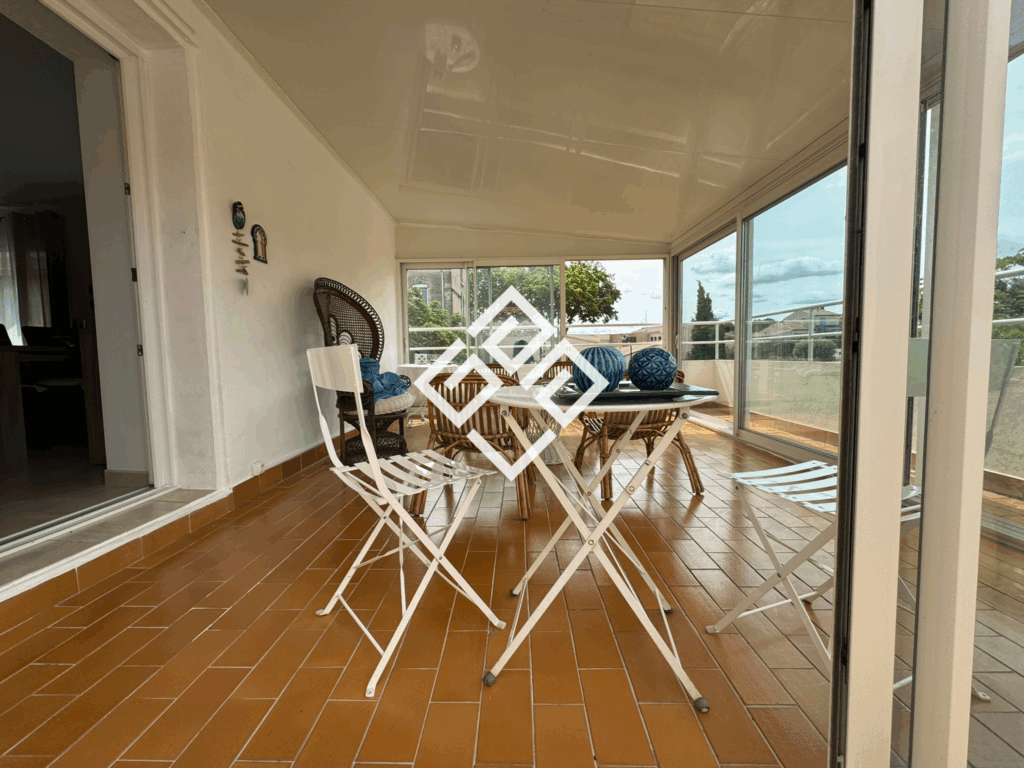 Maison 120m2 avec grand garage et terrain constructible