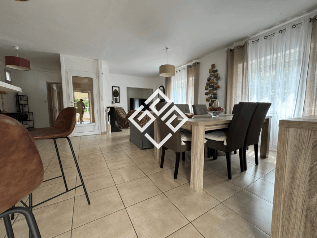 Maison 120m2 avec grand garage et terrain constructible