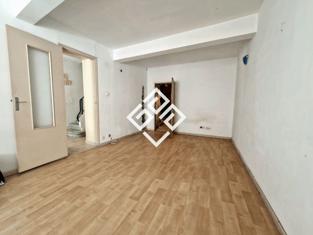 Maison de village à rénover avec possibilité d’extérieur