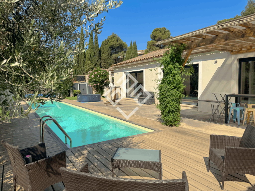 Villa de plain-pied de 160 m2 Terrain constructible de 1 725