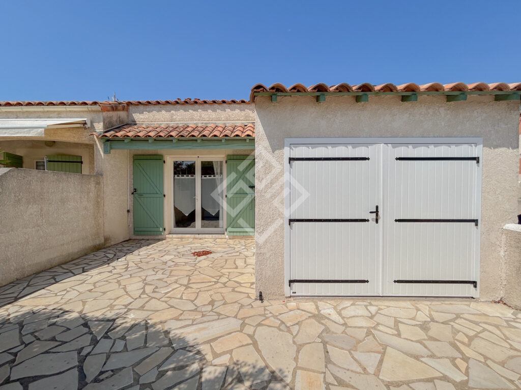 Maison avec terrasse en bord de Mer