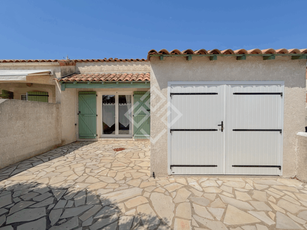Maison avec terrasse en bord de Mer