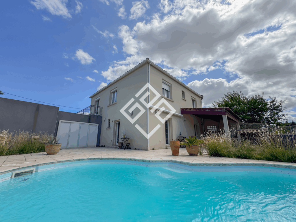 Maison d’exception avec piscine à seulement 10 km de la mer
