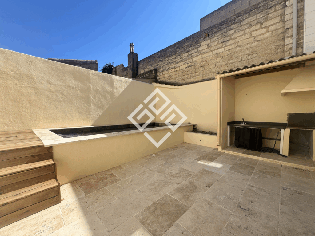 Maison rénovée avec piscine à Narbonne