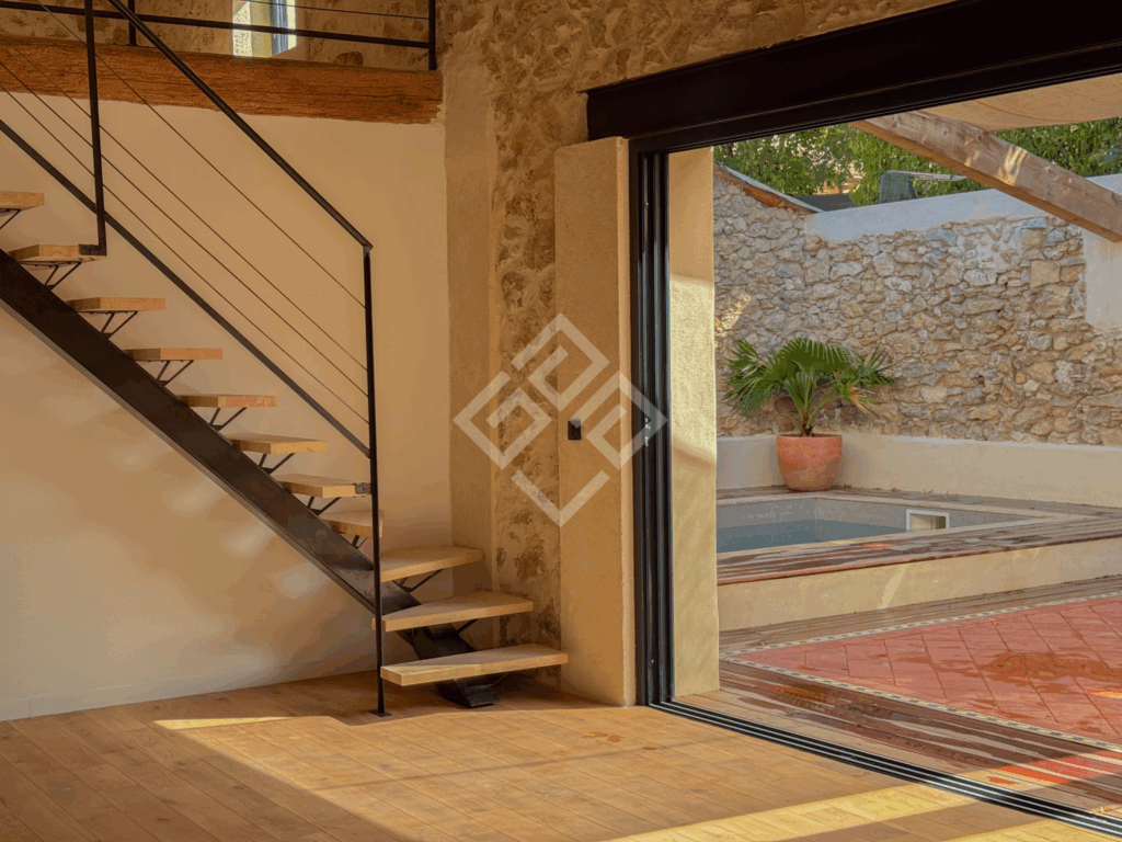 Authentique maison de village rénovée avec piscine