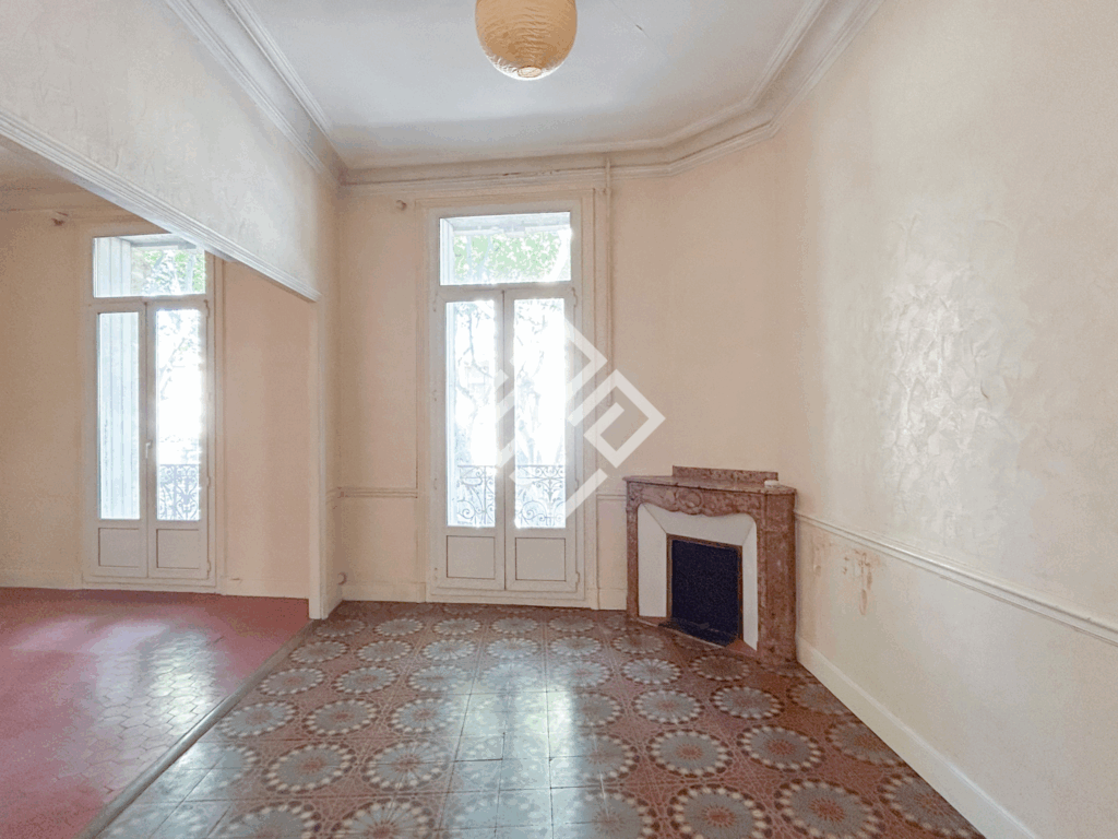Appartement haussmannien avec balcon à Narbonne