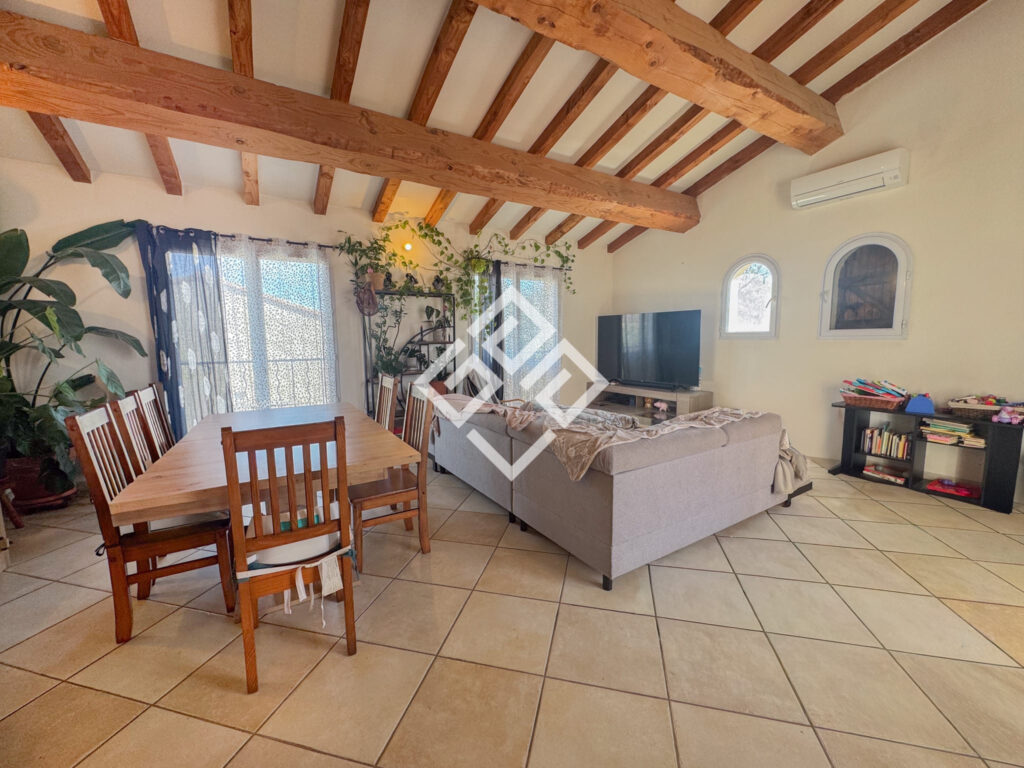 Maison 4 faces avec garage et terrain piscinable