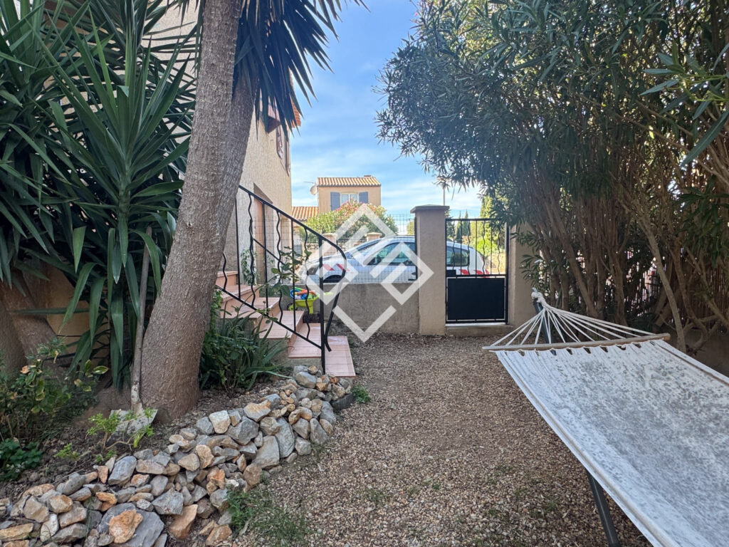 Maison en bord de plage avec un garage exceptionnel