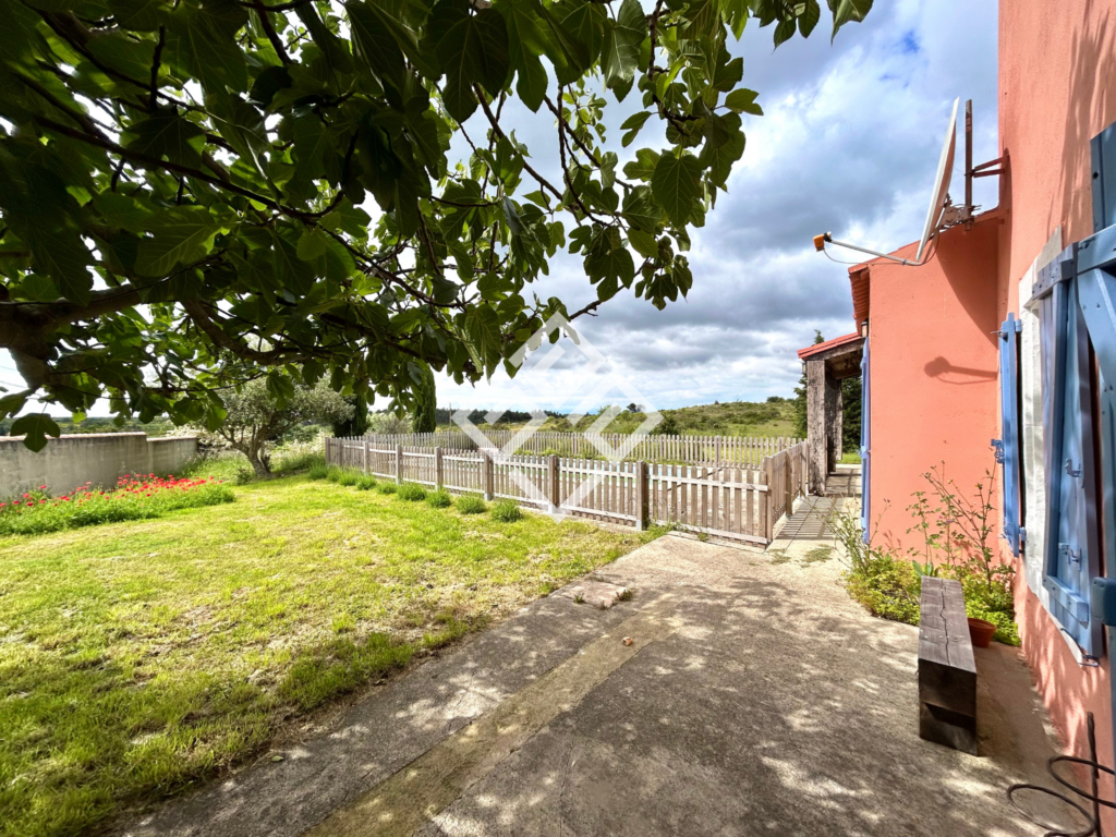 ROSE Maison de caractère avec piscine et panorama