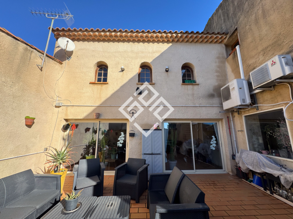 Maison de village avec garage de 140m2