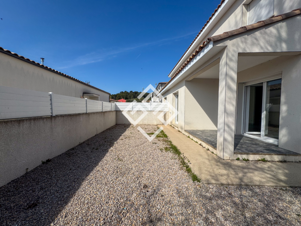 &lsquo;Emma&rsquo;   Maison avec jardin proche de Narbonne