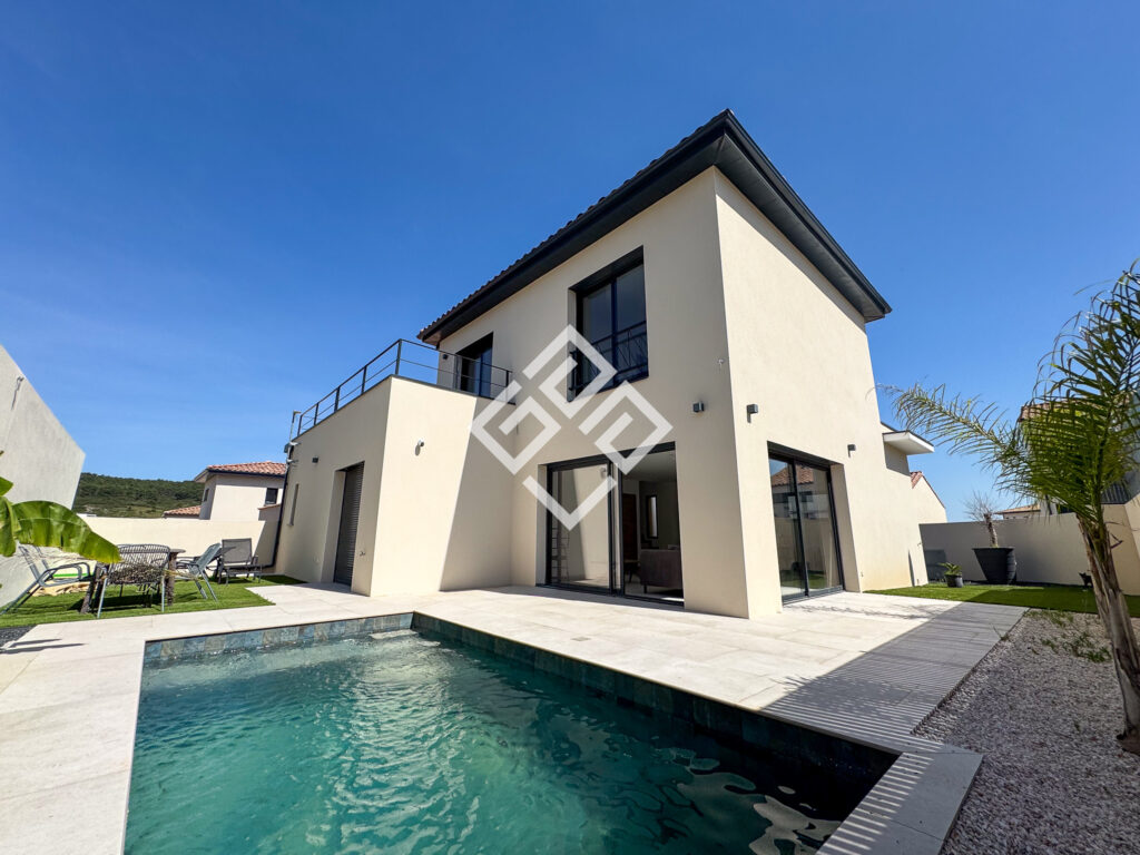 INAYA   Villa récente avec piscine à Narbonne