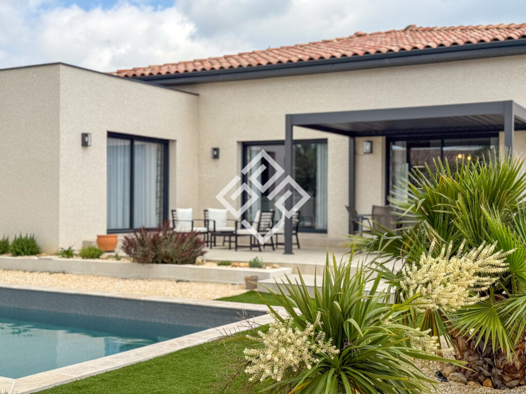 CHARLIE – Elégante Villa