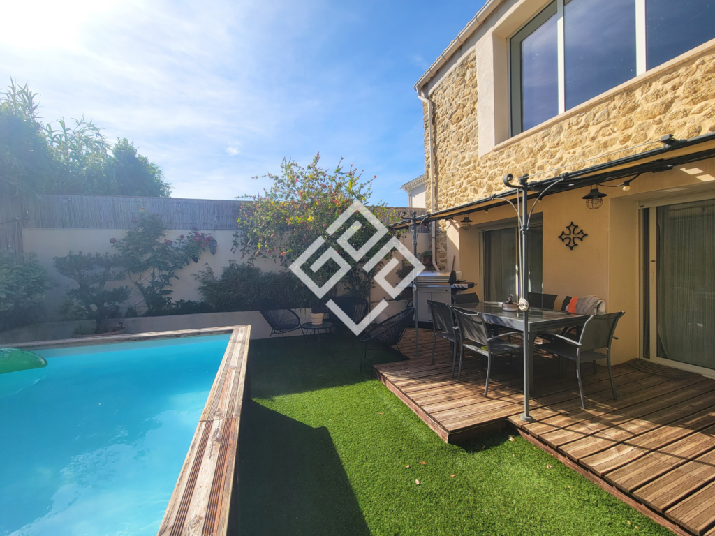 ELISE- Maison en pierre T5 entièrement rénovée