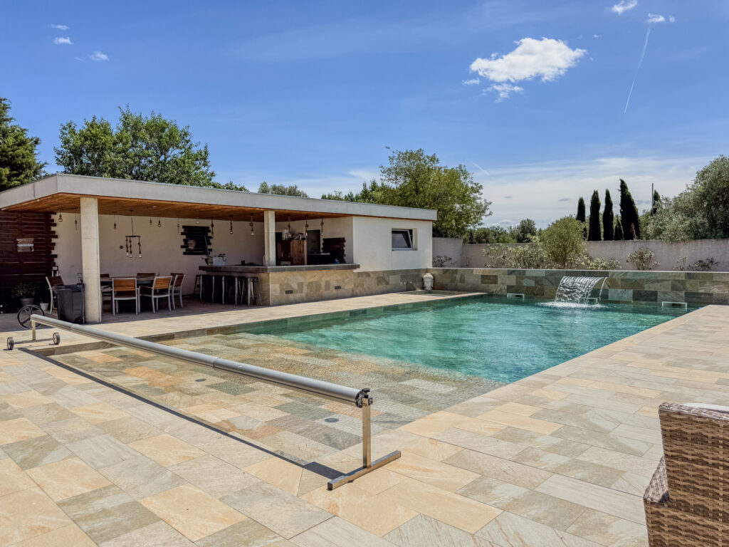 LUCIE – Villa de Standing avec Piscine, Jacuzzi, Pool House