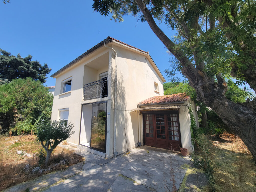 Maison de village à fort potentiel