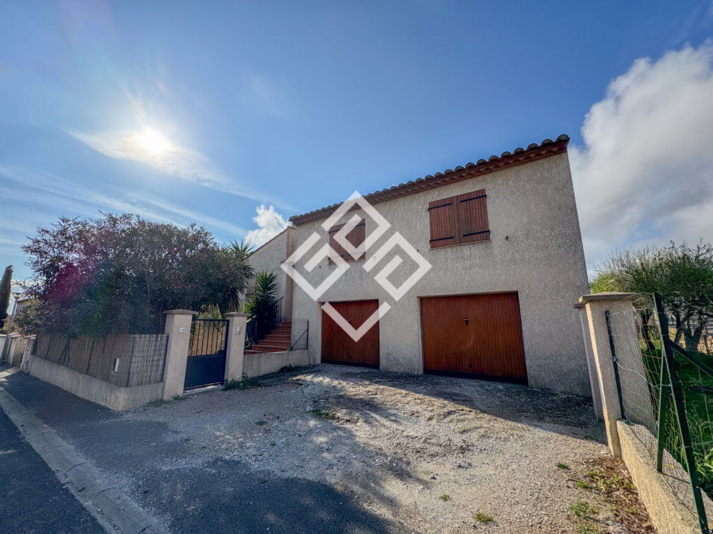 Maison en bord de plage avec un garage exceptionnel
